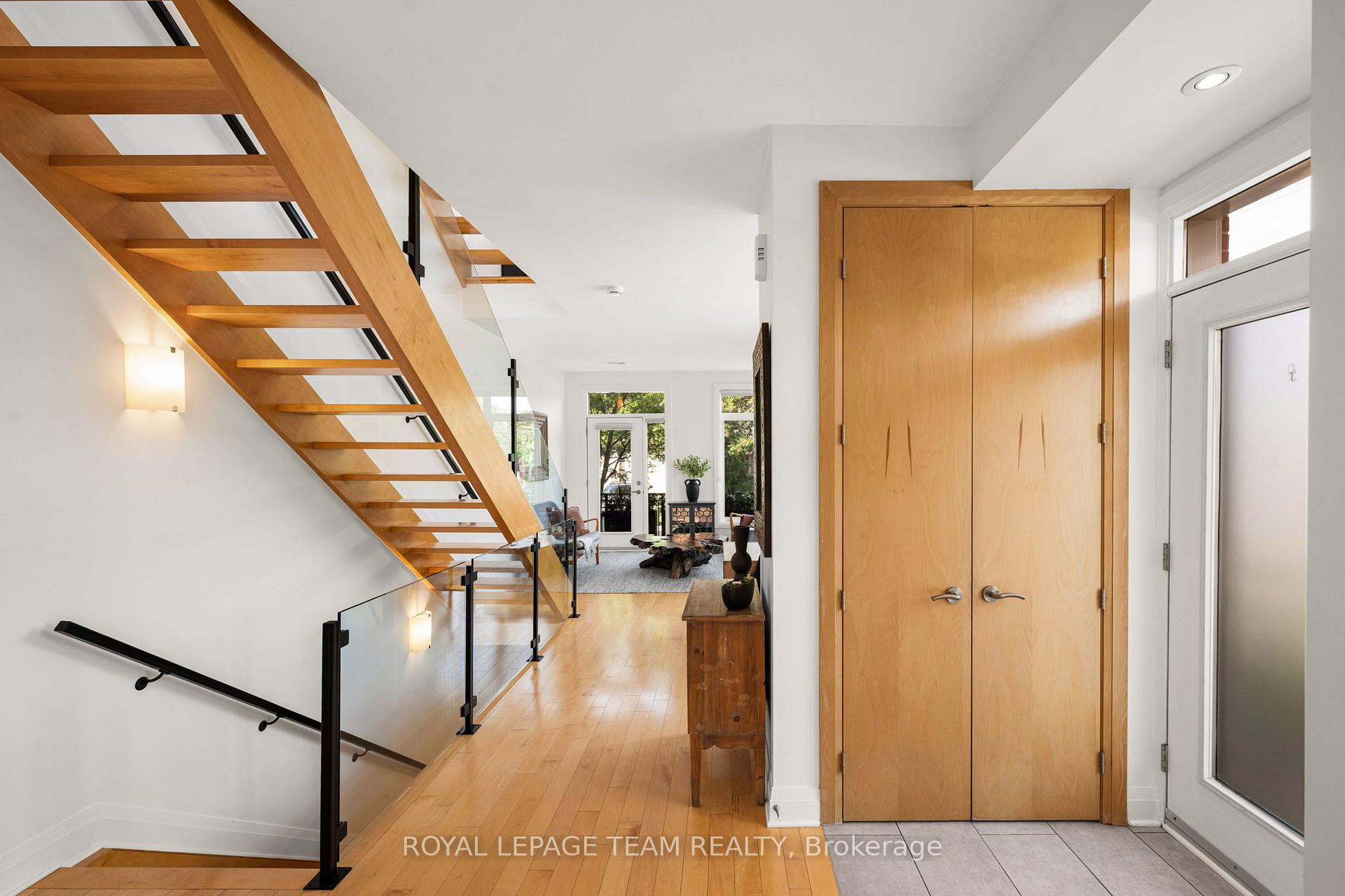 Photo 3 of 445 Edison Avenue, Ottawa, McKellar/Highland — HOMEH