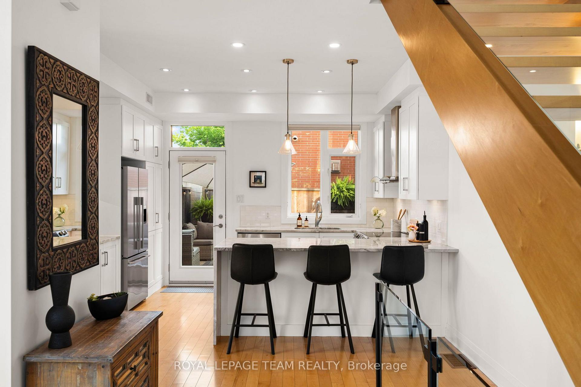Photo 5 of 445 Edison Avenue, Ottawa, McKellar/Highland — HOMEH