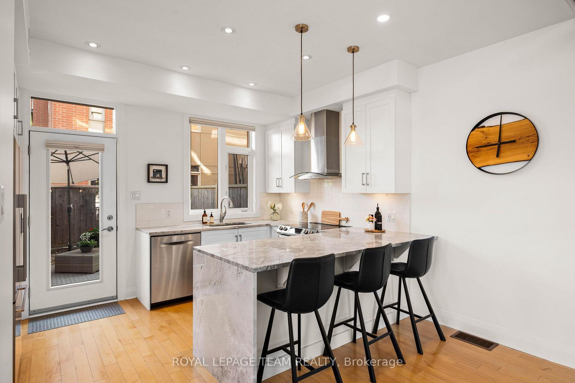Photo 6 of 445 Edison Avenue, Ottawa, McKellar/Highland — HOMEH