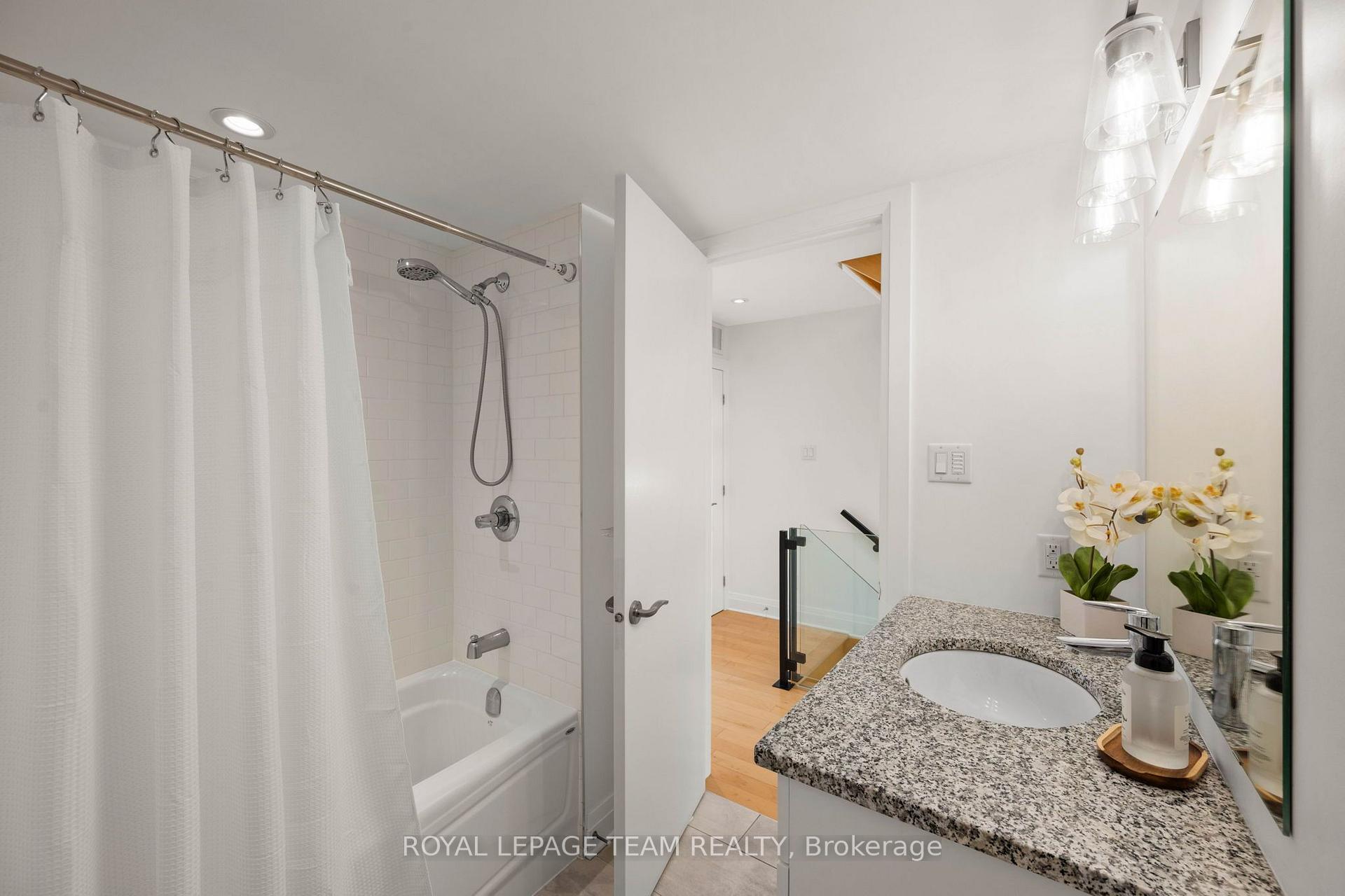 Photo 19 of 445 Edison Avenue, Ottawa, McKellar/Highland — HOMEH