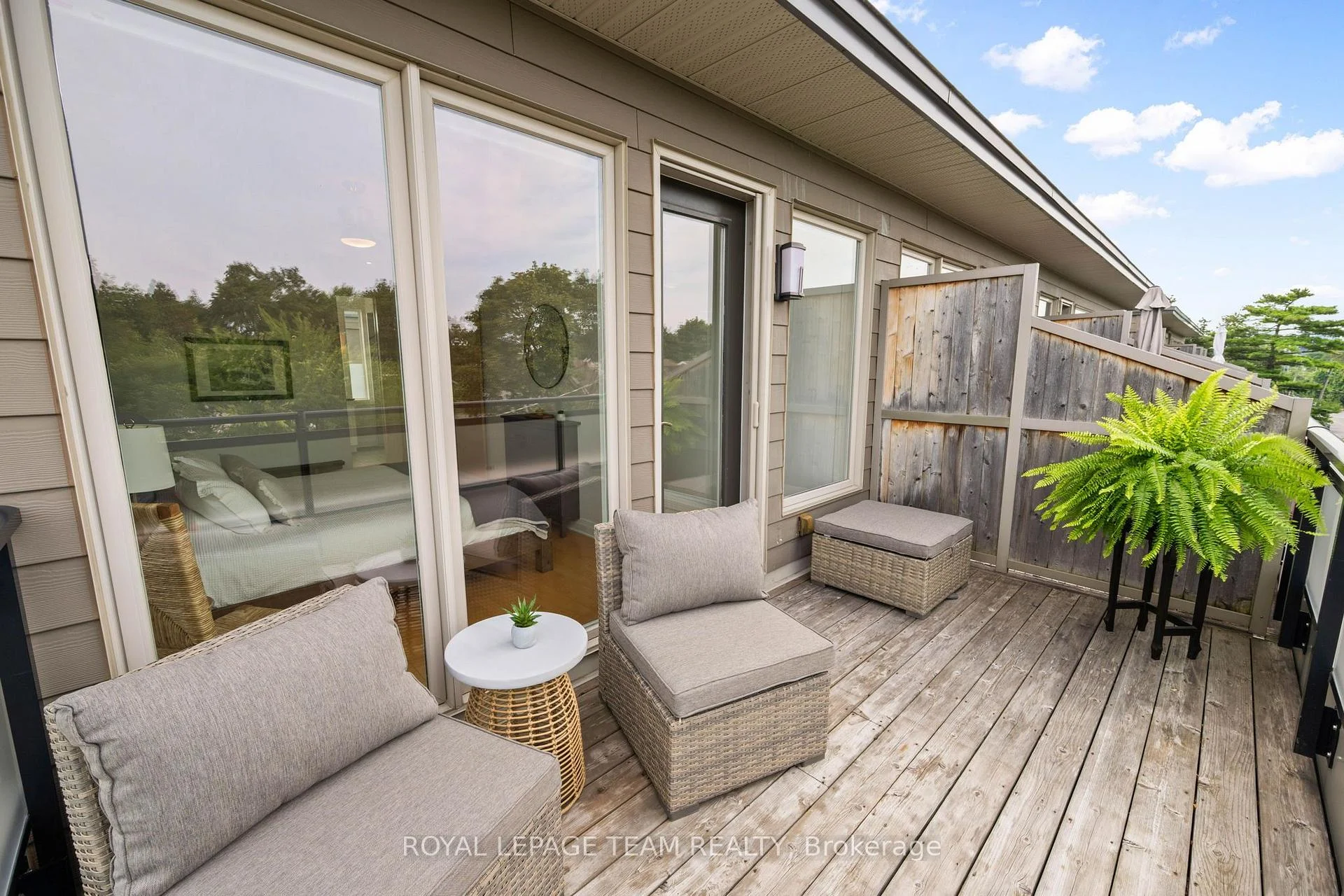 Photo 32 of 445 Edison Avenue, Ottawa, McKellar/Highland — HOMEH
