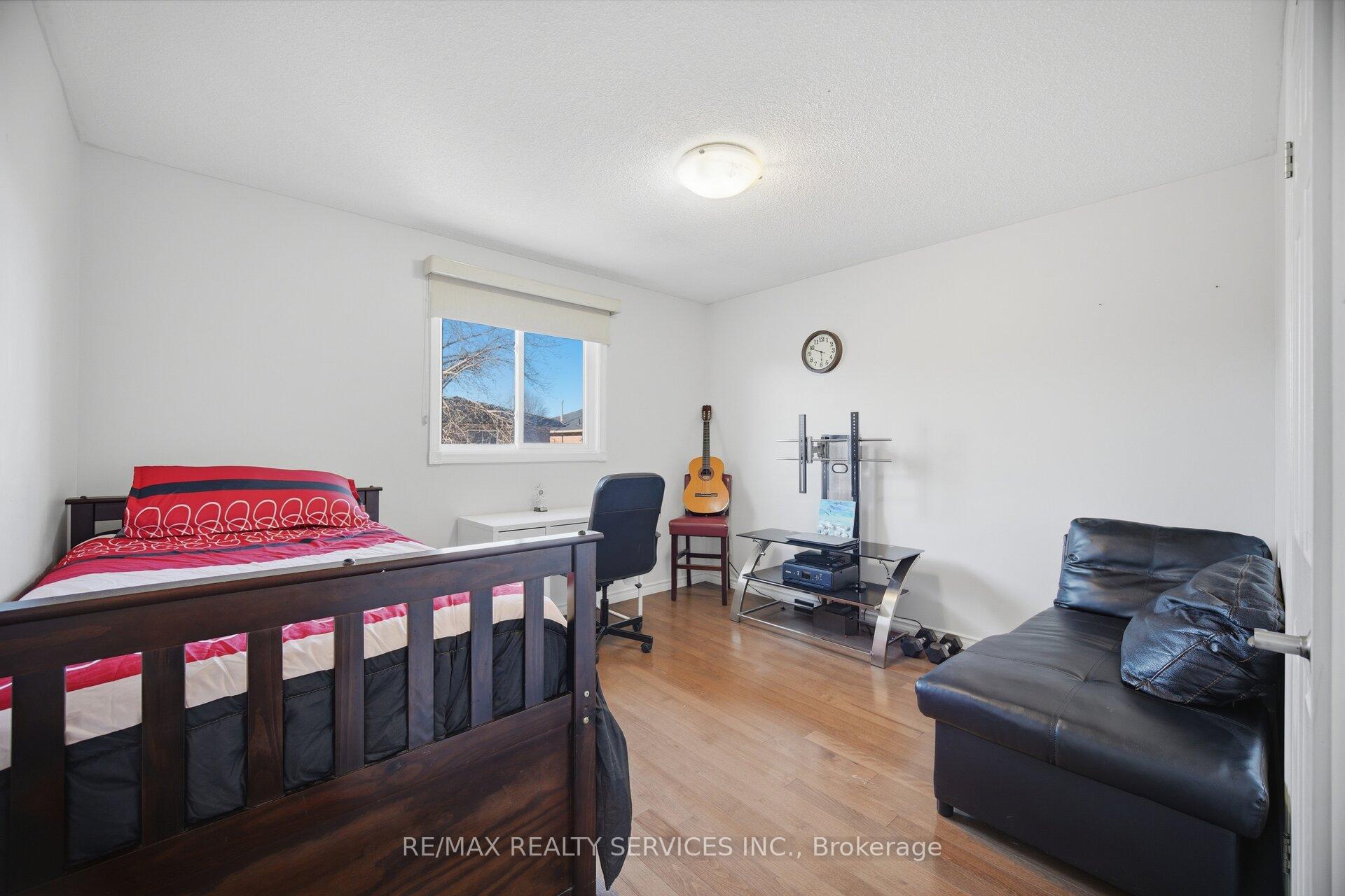 Photo 20 of 16 Langholm Court, Brampton, Heart Lake West — HOMEH
