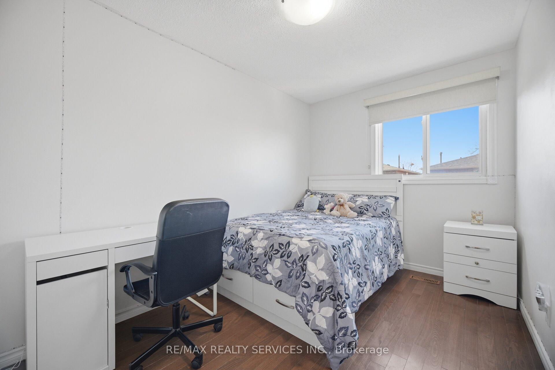 Photo 23 of 16 Langholm Court, Brampton, Heart Lake West — HOMEH