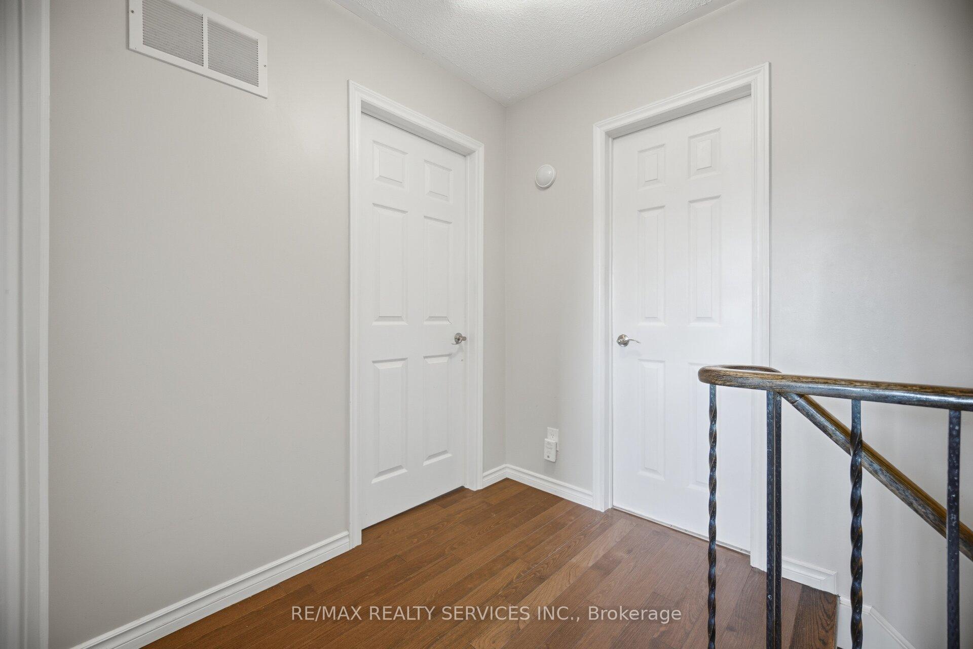 Photo 25 of 16 Langholm Court, Brampton, Heart Lake West — HOMEH