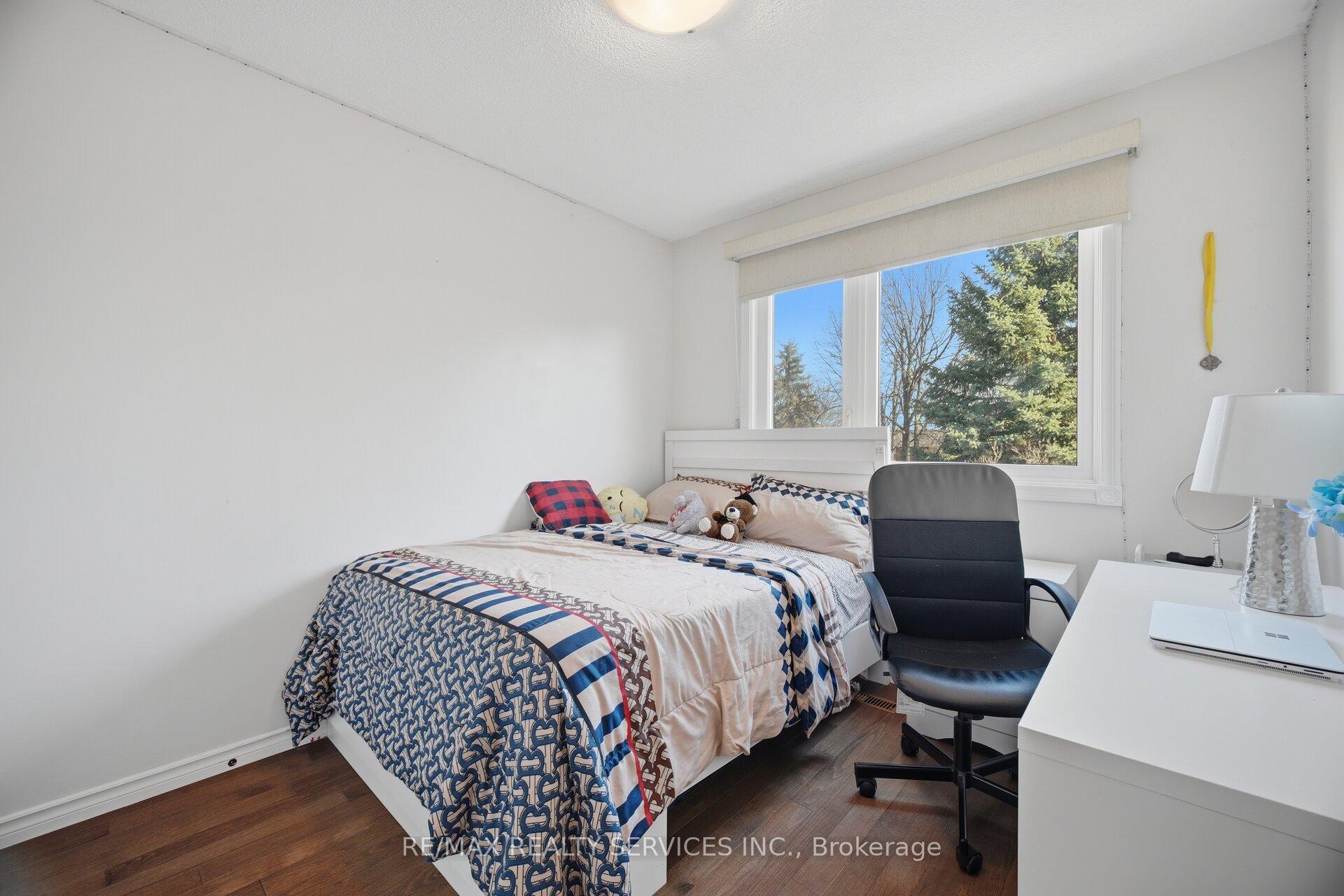 Photo 26 of 16 Langholm Court, Brampton, Heart Lake West — HOMEH