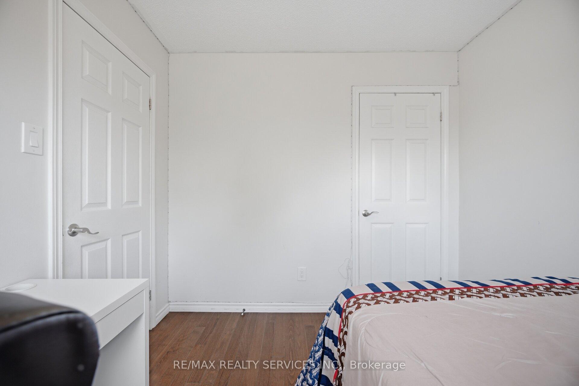 Photo 27 of 16 Langholm Court, Brampton, Heart Lake West — HOMEH
