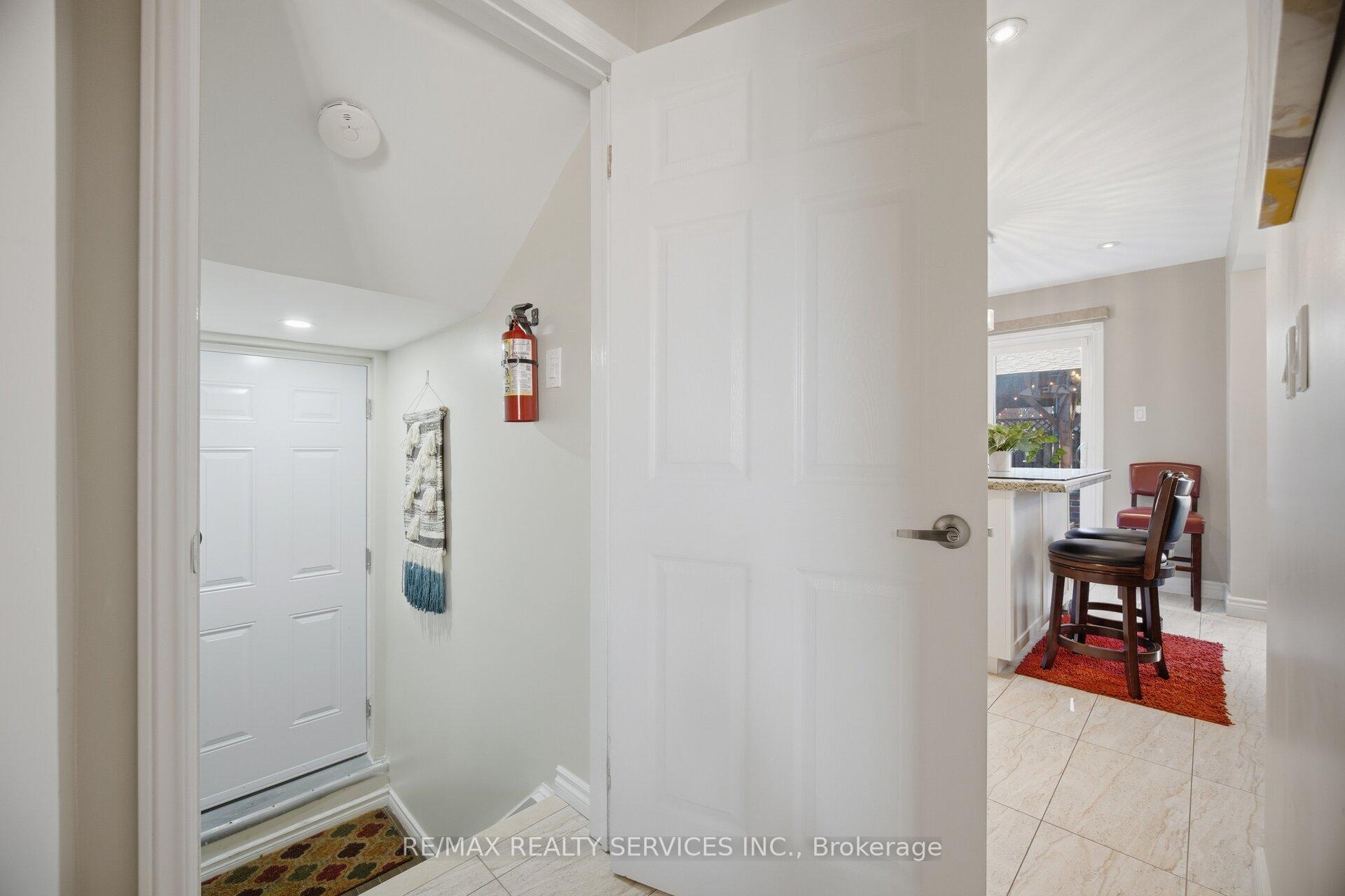 Photo 30 of 16 Langholm Court, Brampton, Heart Lake West — HOMEH