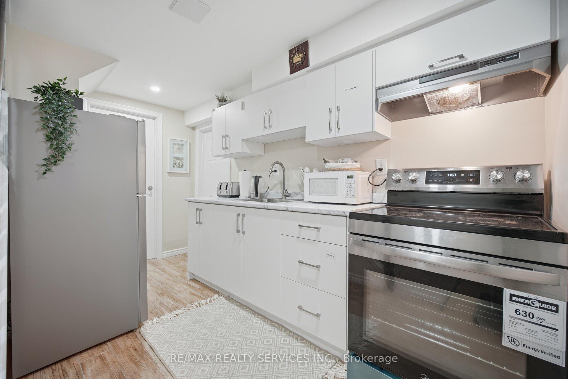 Photo 32 of 16 Langholm Court, Brampton, Heart Lake West — HOMEH