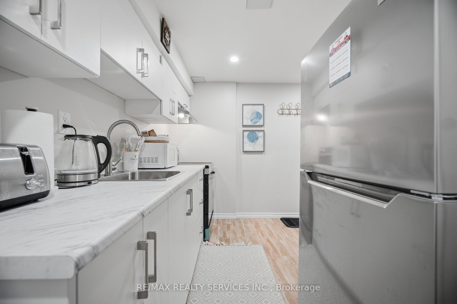 Photo 33 of 16 Langholm Court, Brampton, Heart Lake West — HOMEH