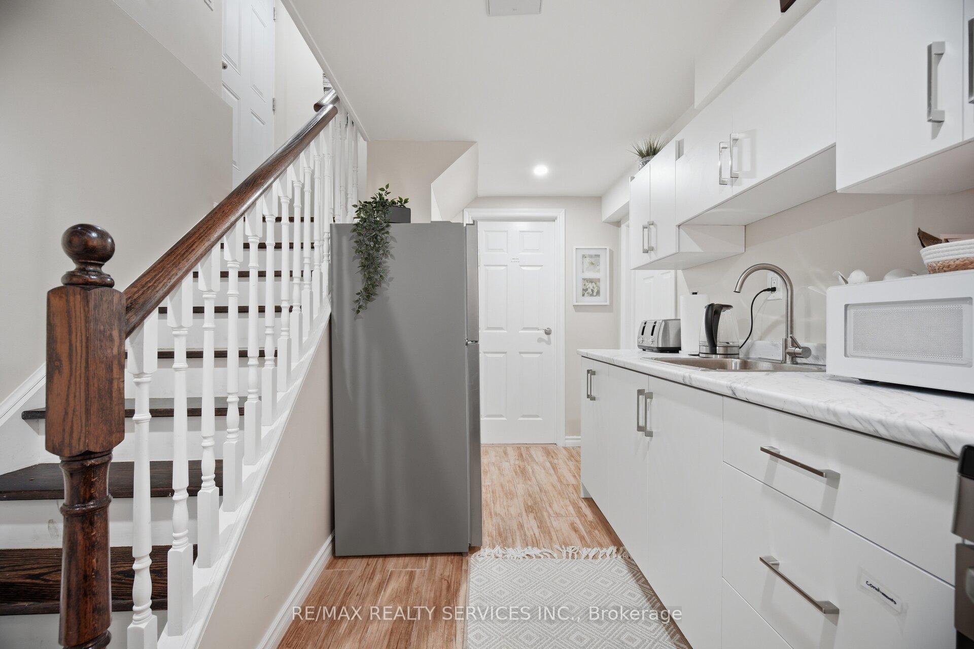 Photo 34 of 16 Langholm Court, Brampton, Heart Lake West — HOMEH