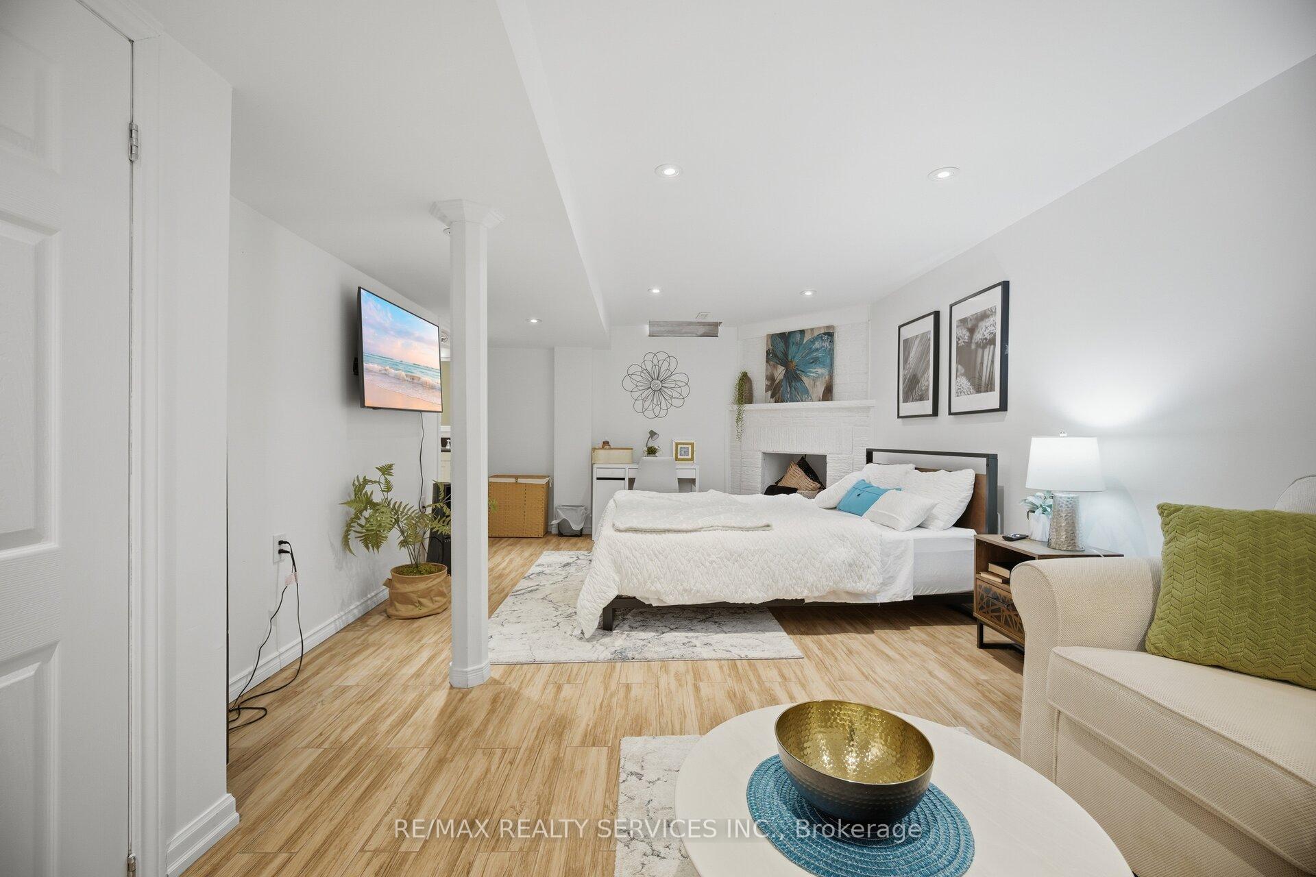 Photo 37 of 16 Langholm Court, Brampton, Heart Lake West — HOMEH