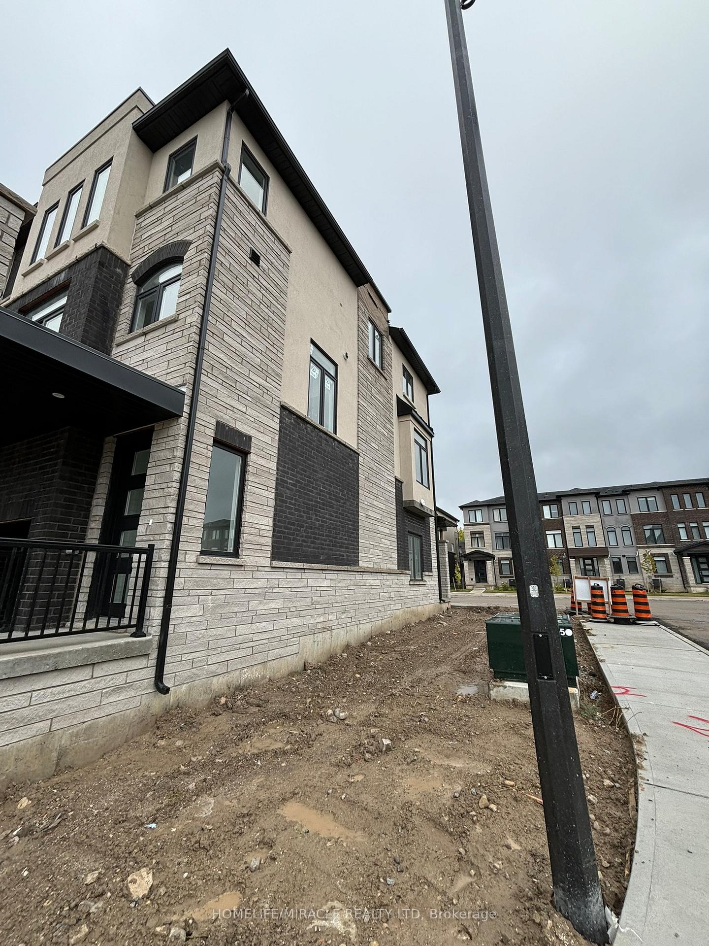 Photo 3 of Unit 7, 155 Equestrian Way, Cambridge, Preston Heights — HOMEH
