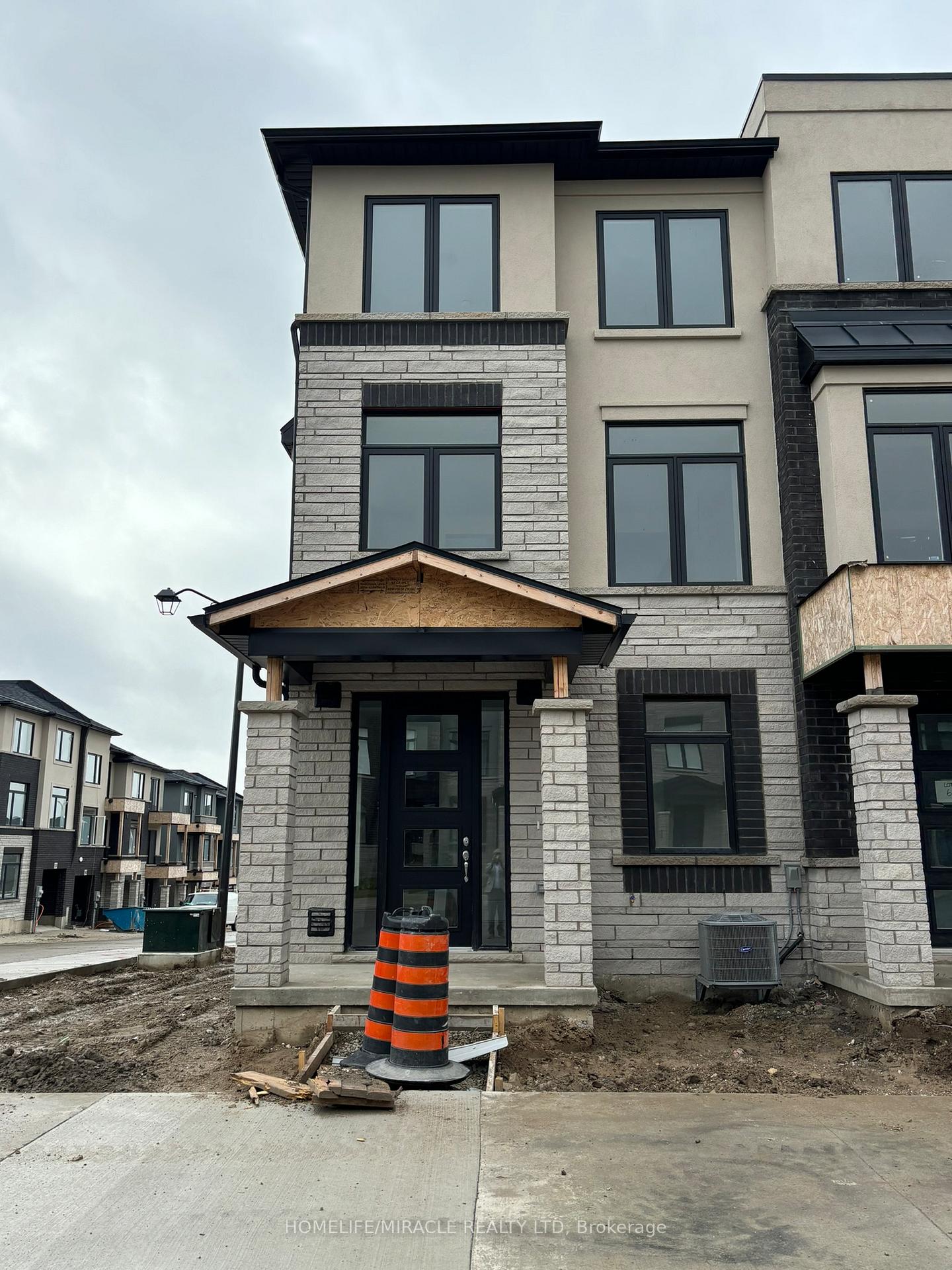 Photo 6 of Unit 7, 155 Equestrian Way, Cambridge, Preston Heights — HOMEH
