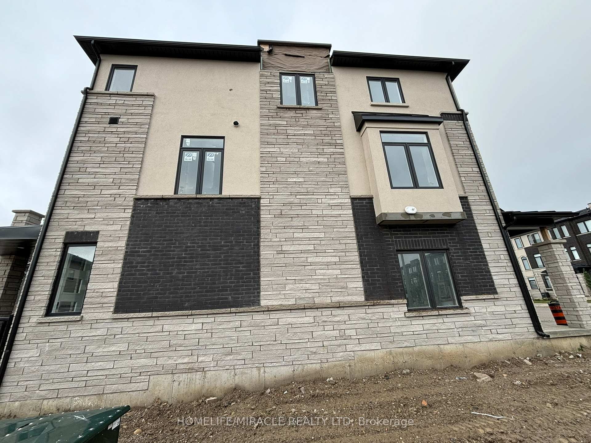 Photo 8 of Unit 7, 155 Equestrian Way, Cambridge, Preston Heights — HOMEH