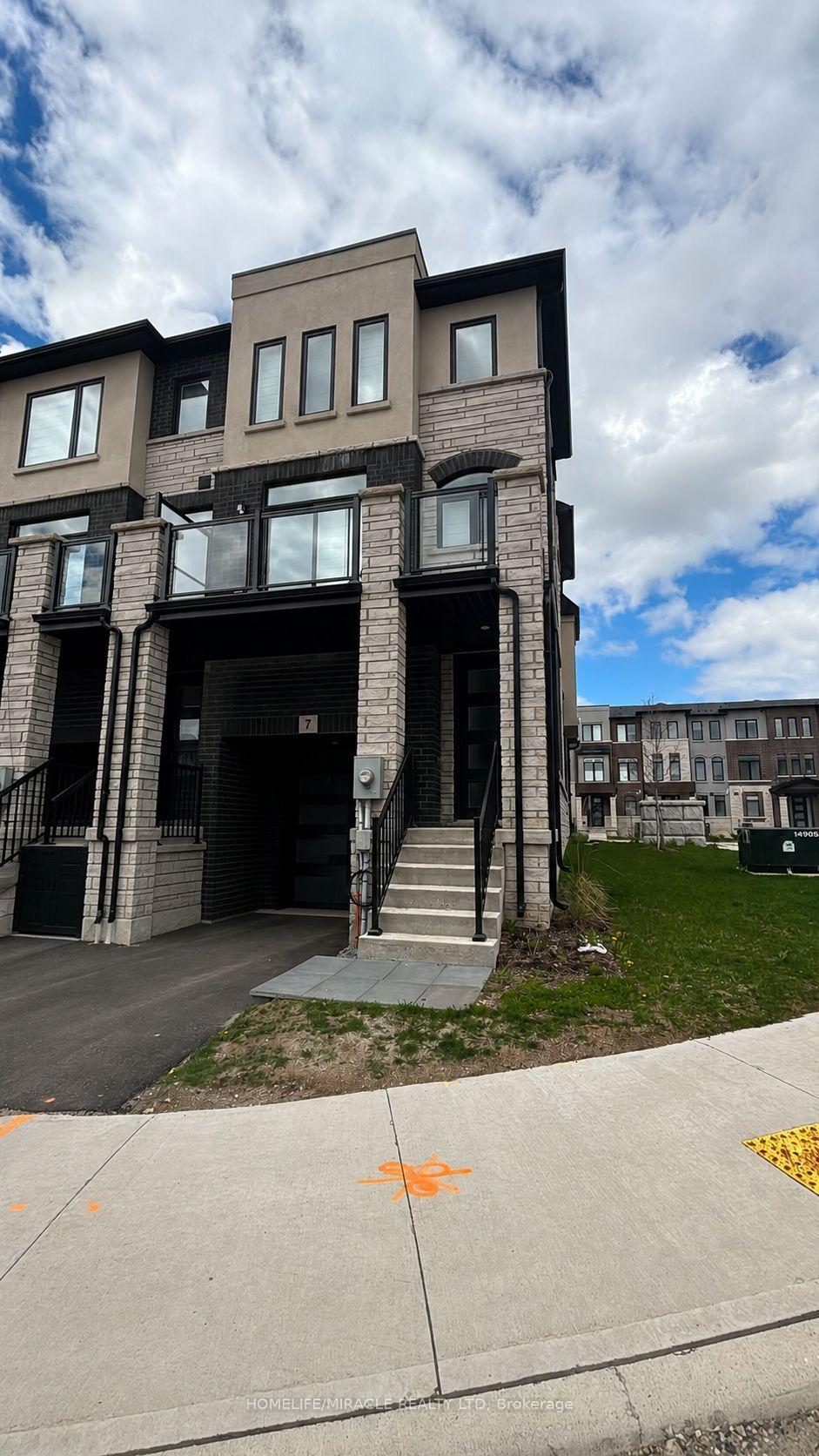 Photo 2 of Unit 7, 155 Equestrian Way, Cambridge, Preston Heights — HOMEH