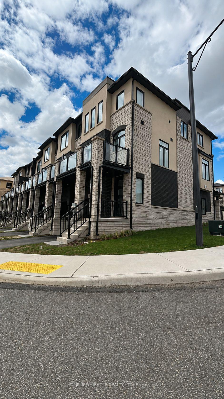 Photo 4 of Unit 7, 155 Equestrian Way, Cambridge, Preston Heights — HOMEH