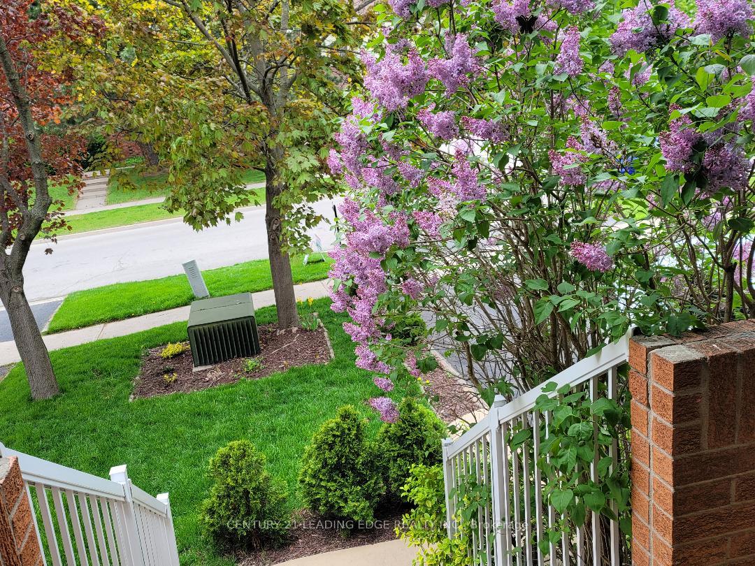 Photo 3 of 2259 Munn's Avenue, Oakville, River Oaks — HOMEH