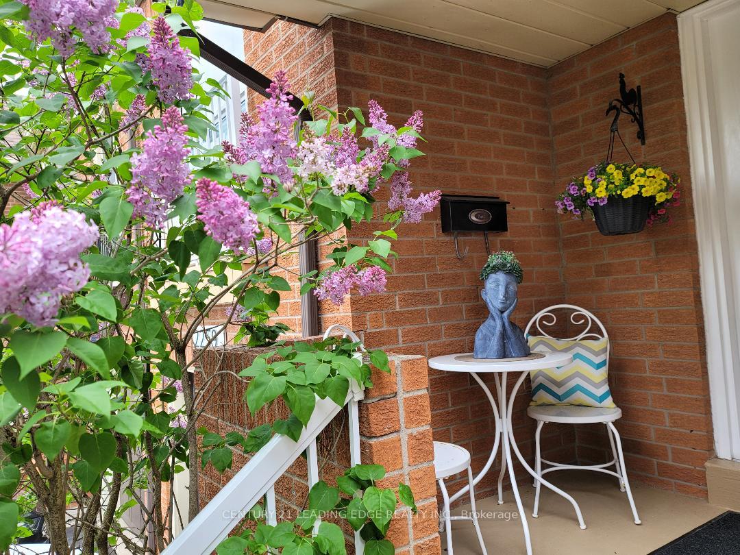 Photo 4 of 2259 Munn's Avenue, Oakville, River Oaks — HOMEH