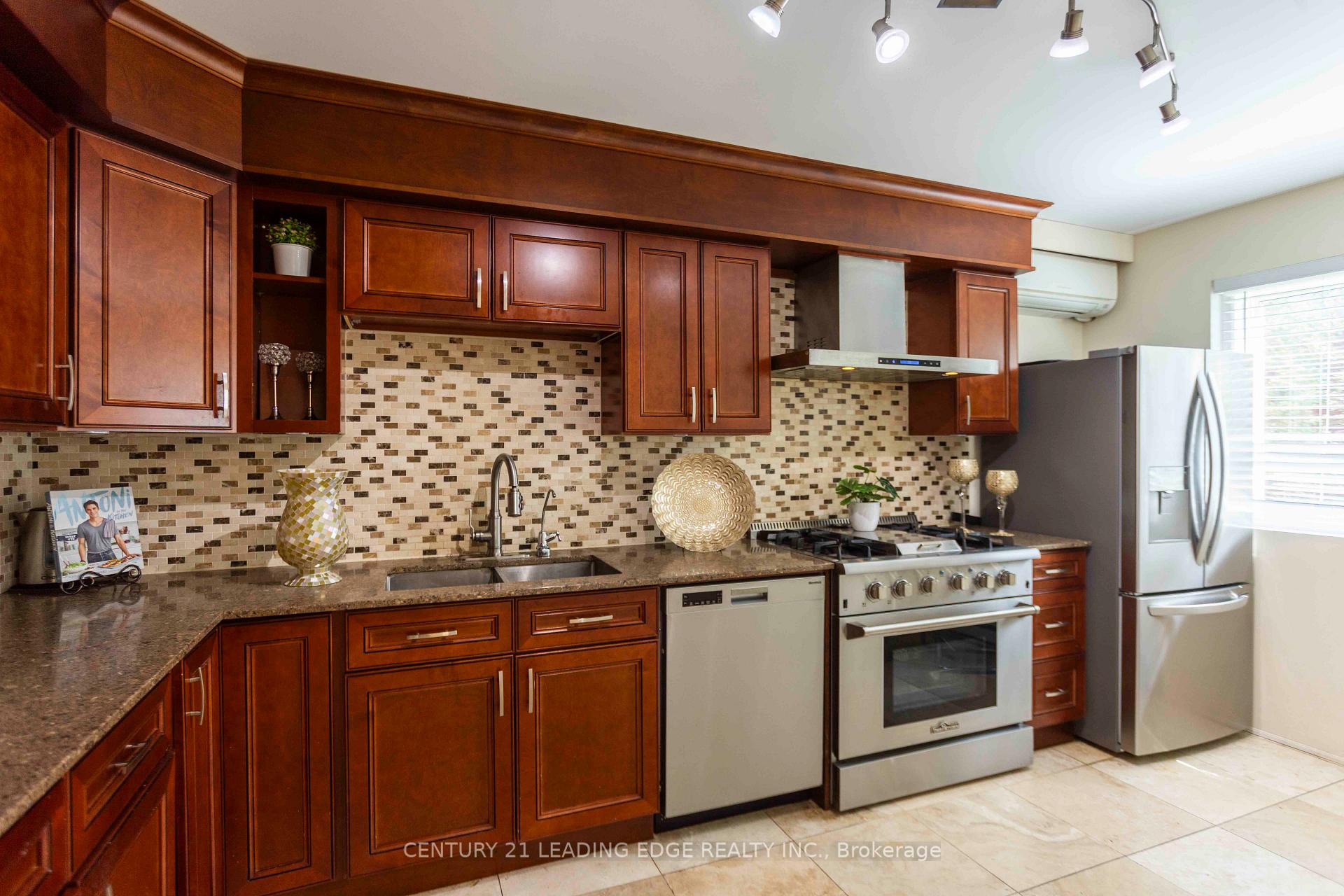 Photo 14 of 2259 Munn's Avenue, Oakville, River Oaks — HOMEH