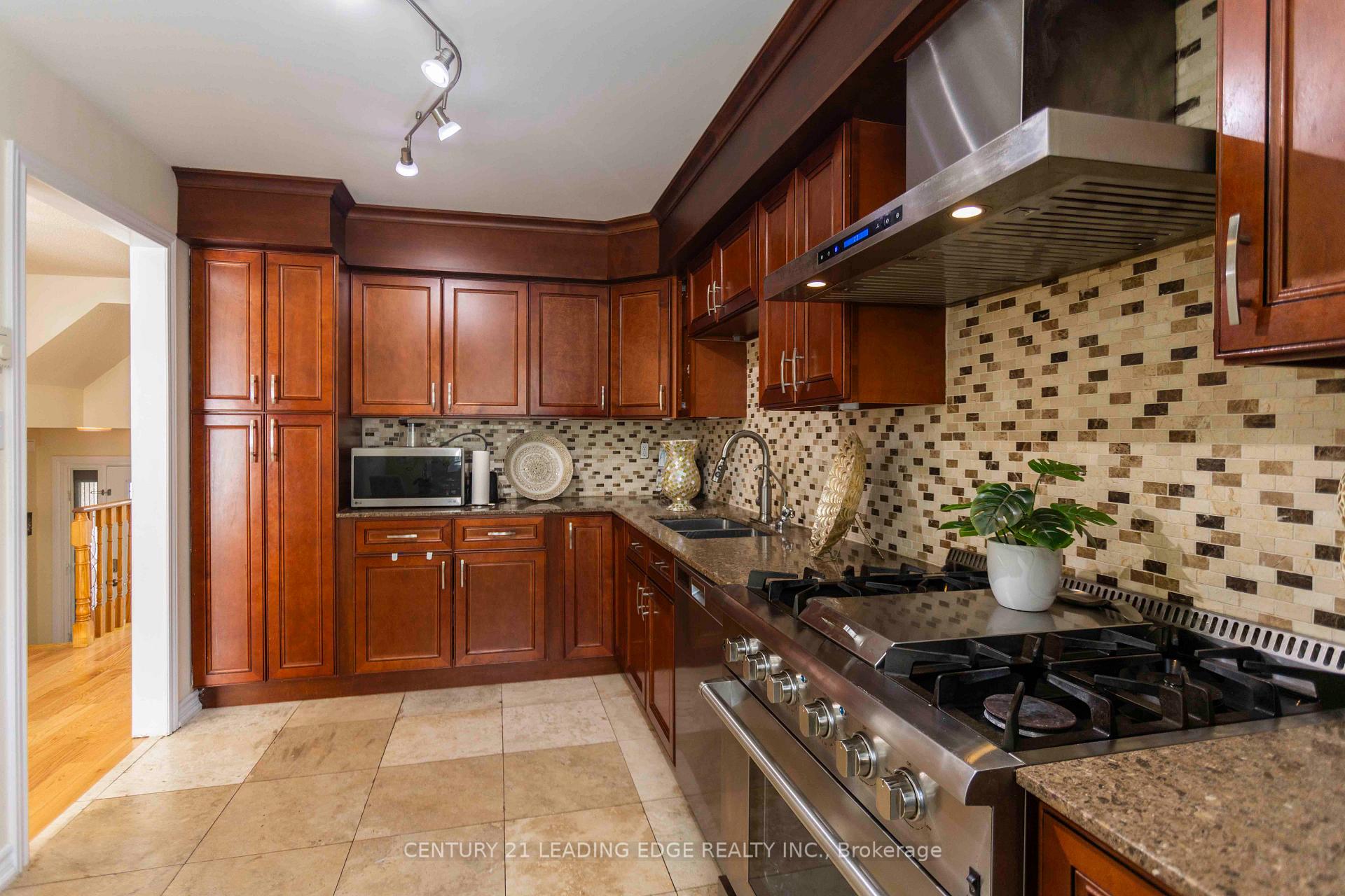 Photo 15 of 2259 Munn's Avenue, Oakville, River Oaks — HOMEH