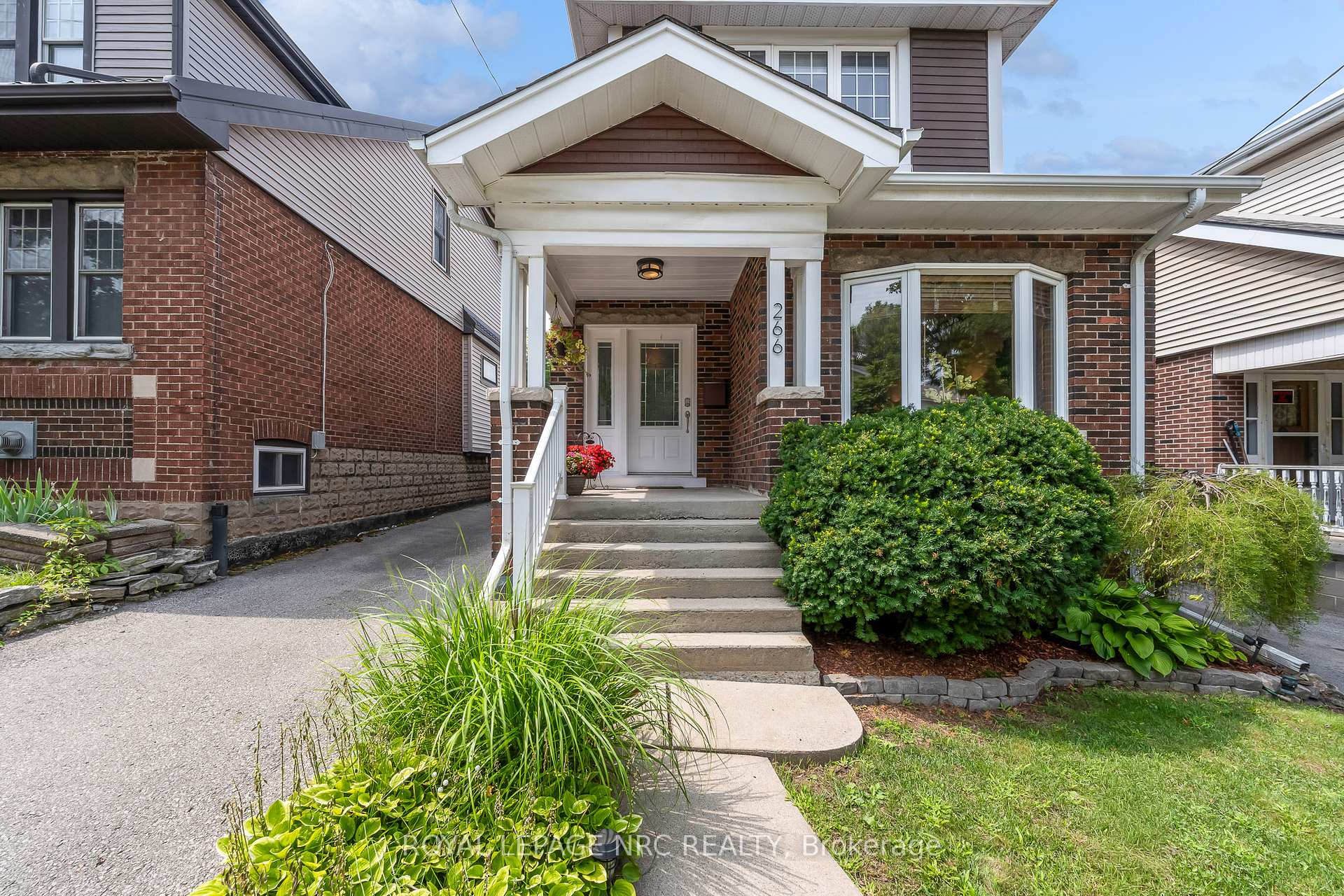Photo 1 of 266 London Street S, Hamilton, Delta — HOMEH