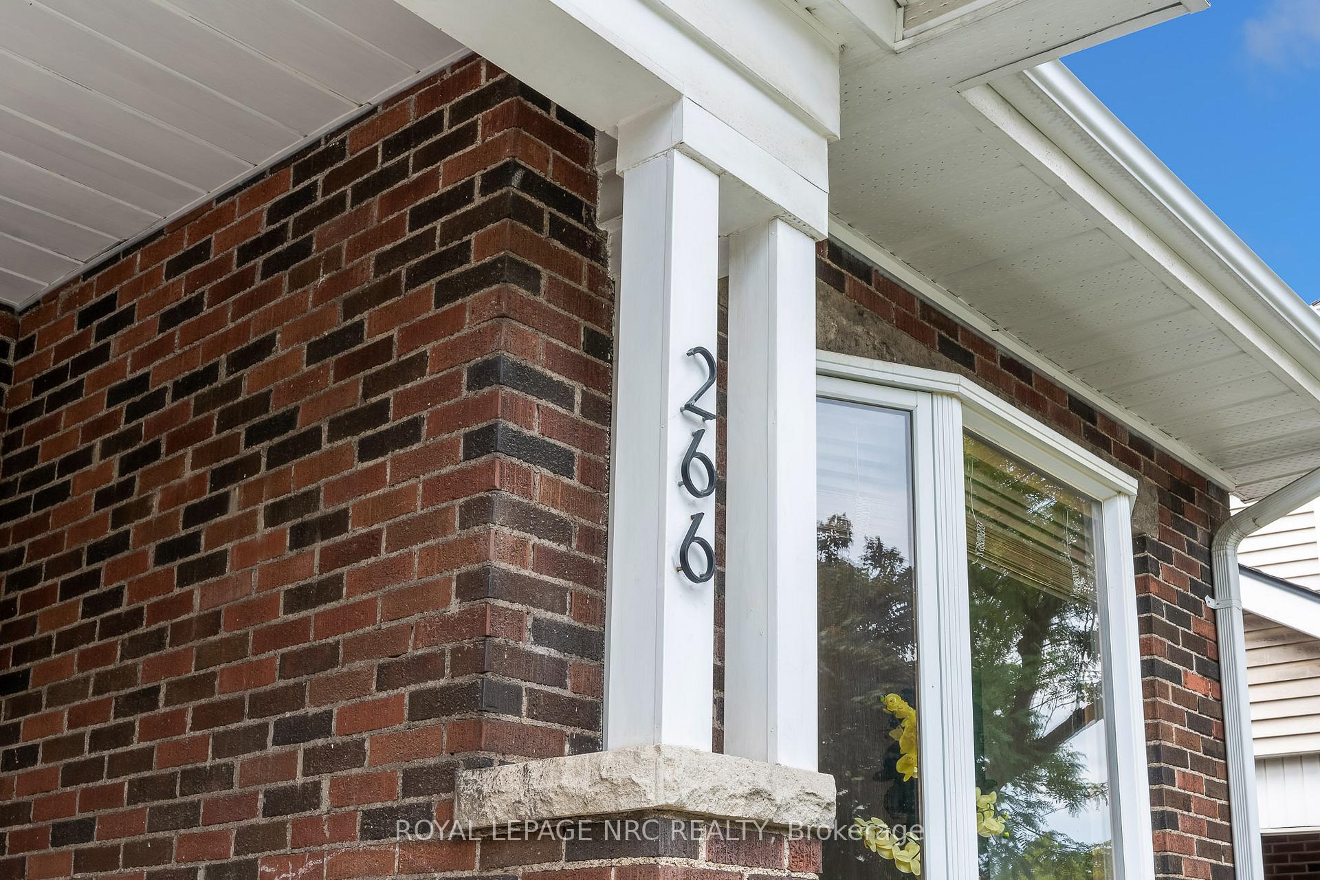 Photo 5 of 266 London Street S, Hamilton, Delta — HOMEH