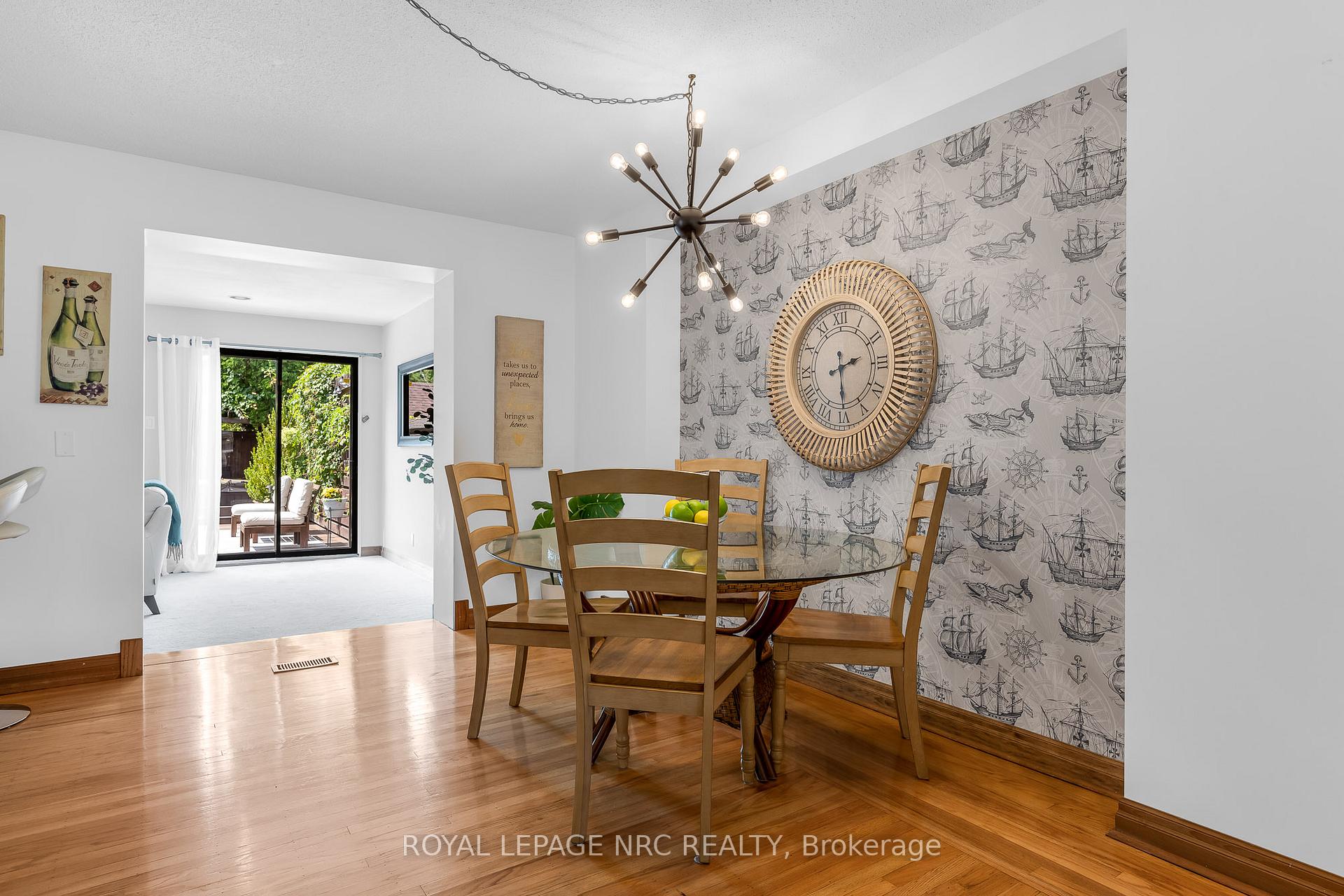 Photo 11 of 266 London Street S, Hamilton, Delta — HOMEH