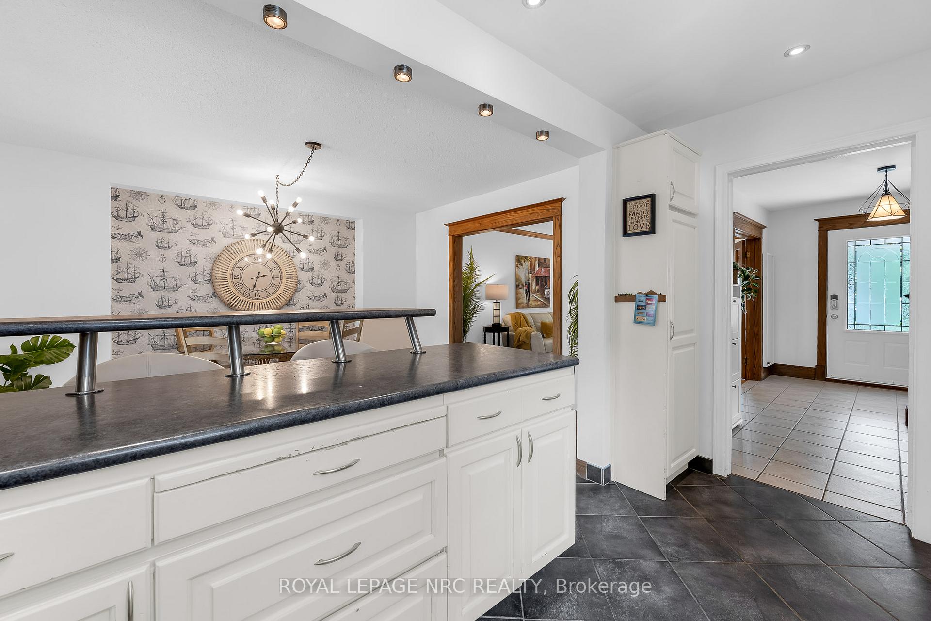 Photo 15 of 266 London Street S, Hamilton, Delta — HOMEH