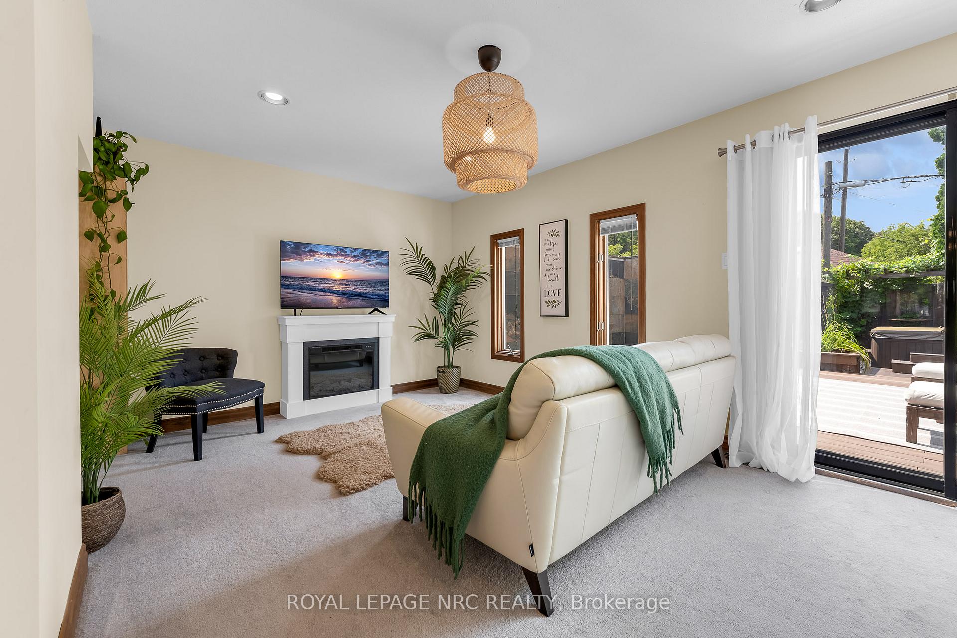 Photo 16 of 266 London Street S, Hamilton, Delta — HOMEH
