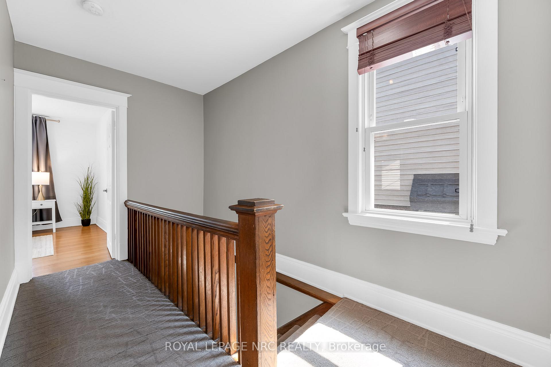 Photo 18 of 266 London Street S, Hamilton, Delta — HOMEH