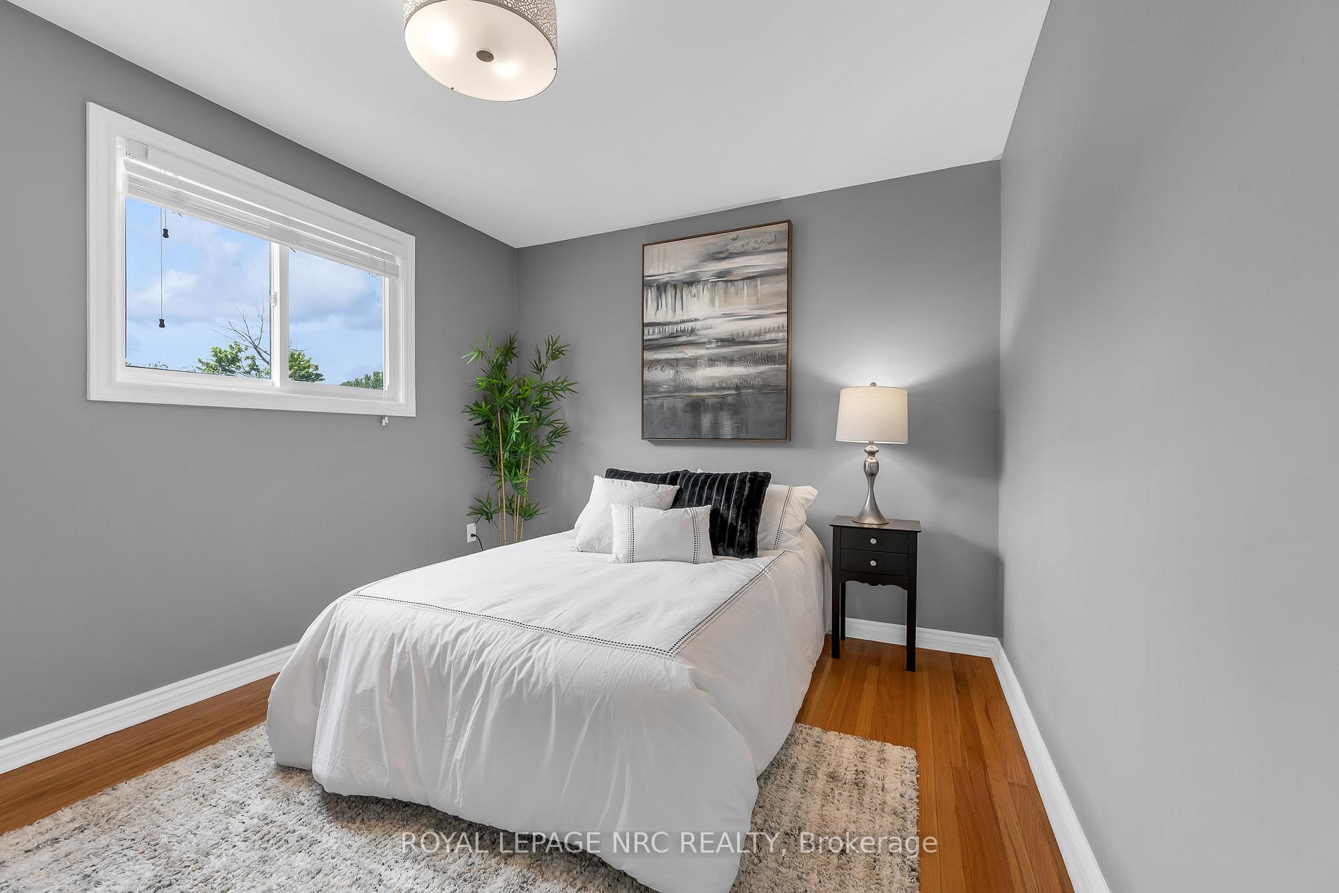 Photo 20 of 266 London Street S, Hamilton, Delta — HOMEH