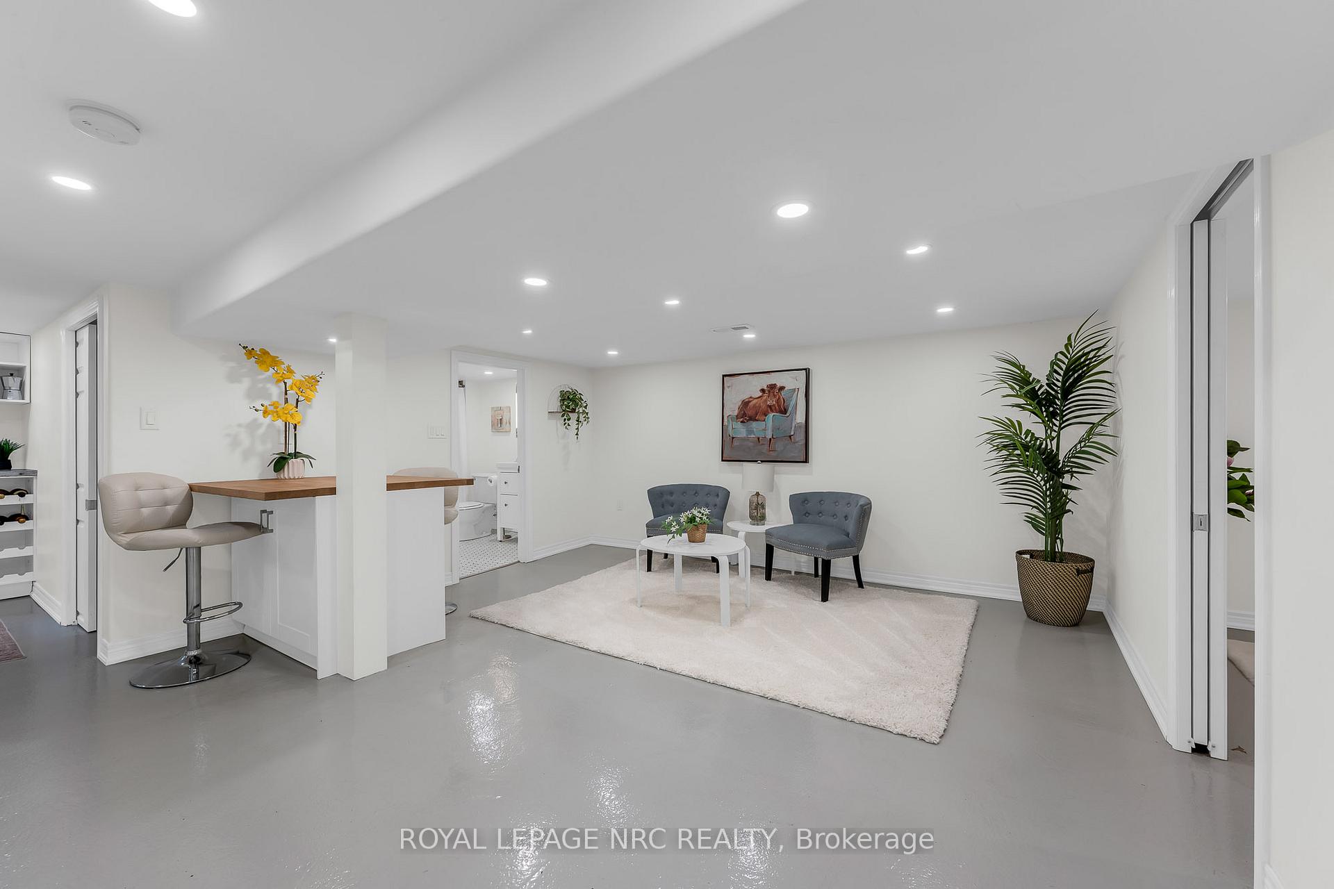 Photo 26 of 266 London Street S, Hamilton, Delta — HOMEH