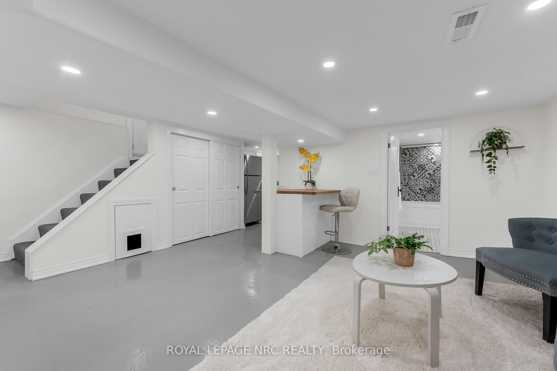 Photo 27 of 266 London Street S, Hamilton, Delta — HOMEH