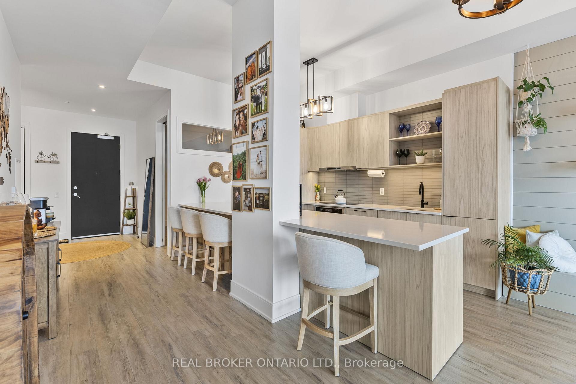 Photo 7 of Unit PH 3, 185 Dunlop Street E, Barrie, Lakeshore — HOMEH