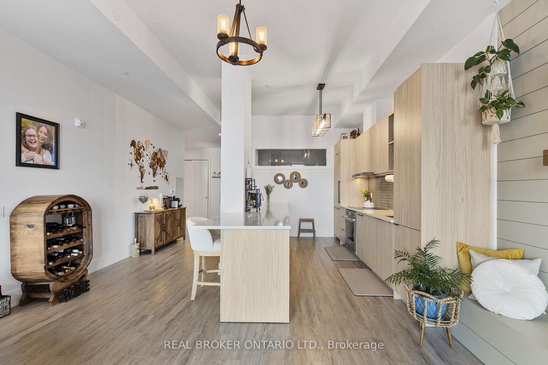 Photo 8 of Unit PH 3, 185 Dunlop Street E, Barrie, Lakeshore — HOMEH