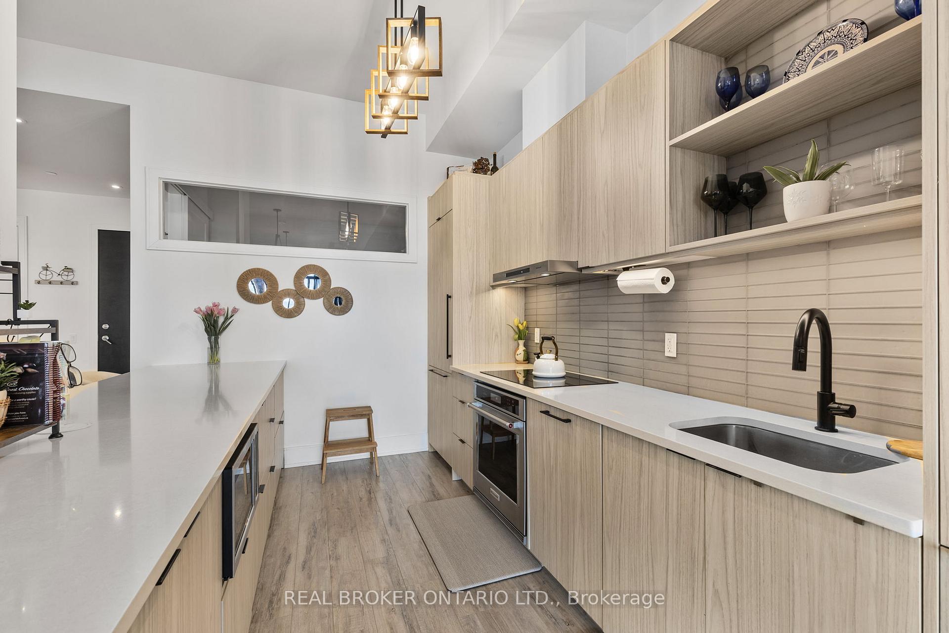 Photo 9 of Unit PH 3, 185 Dunlop Street E, Barrie, Lakeshore — HOMEH