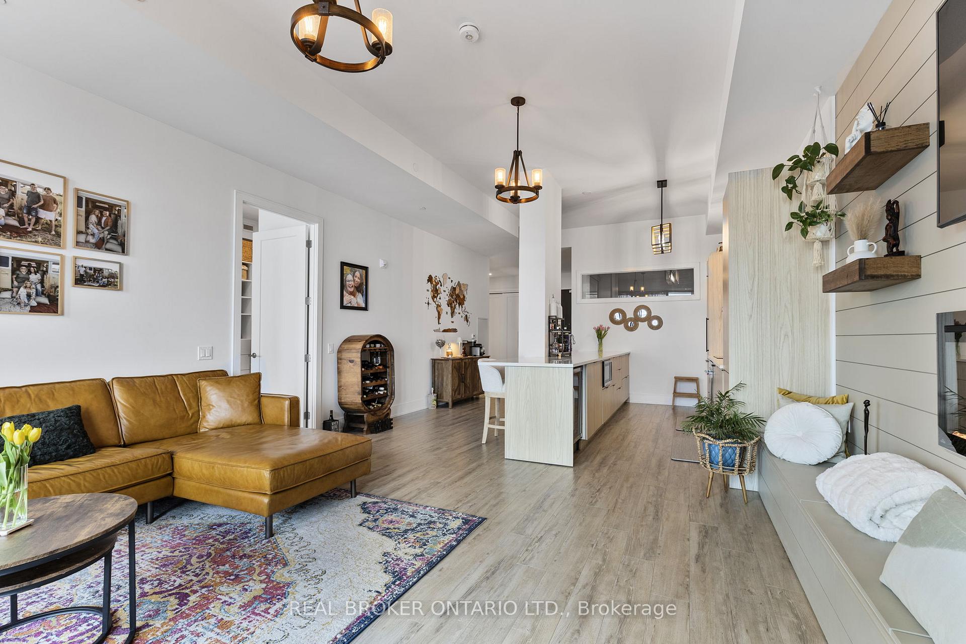 Photo 15 of Unit PH 3, 185 Dunlop Street E, Barrie, Lakeshore — HOMEH