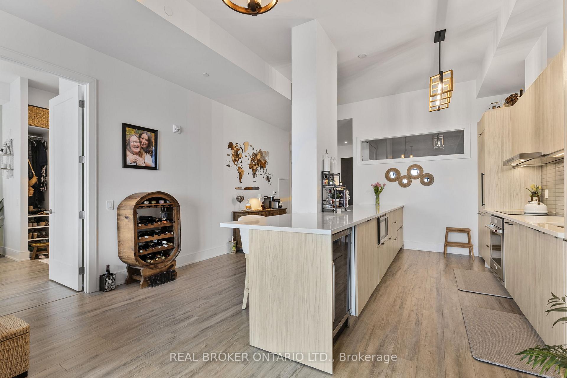 Photo 16 of Unit PH 3, 185 Dunlop Street E, Barrie, Lakeshore — HOMEH