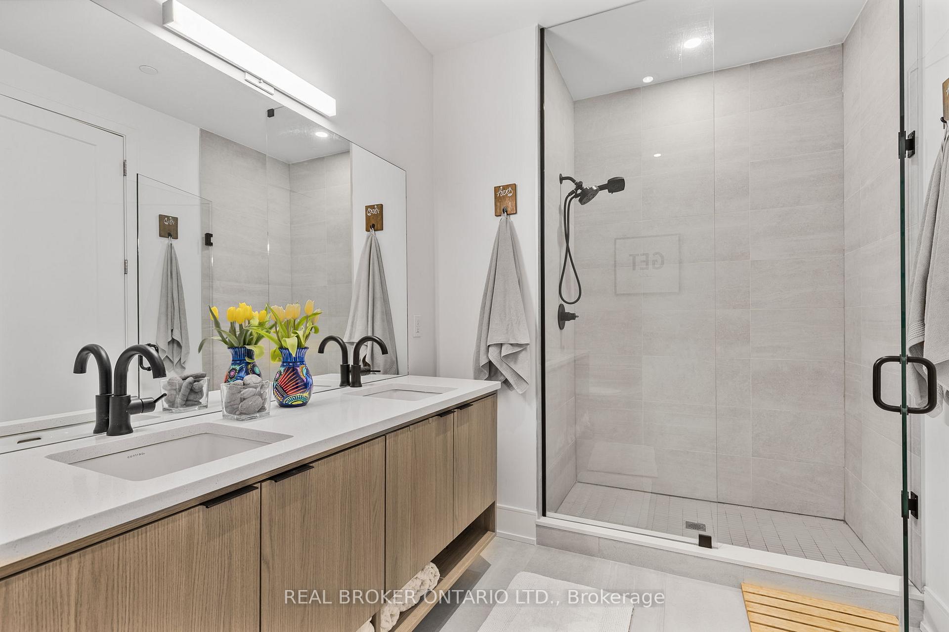 Photo 24 of Unit PH 3, 185 Dunlop Street E, Barrie, Lakeshore — HOMEH