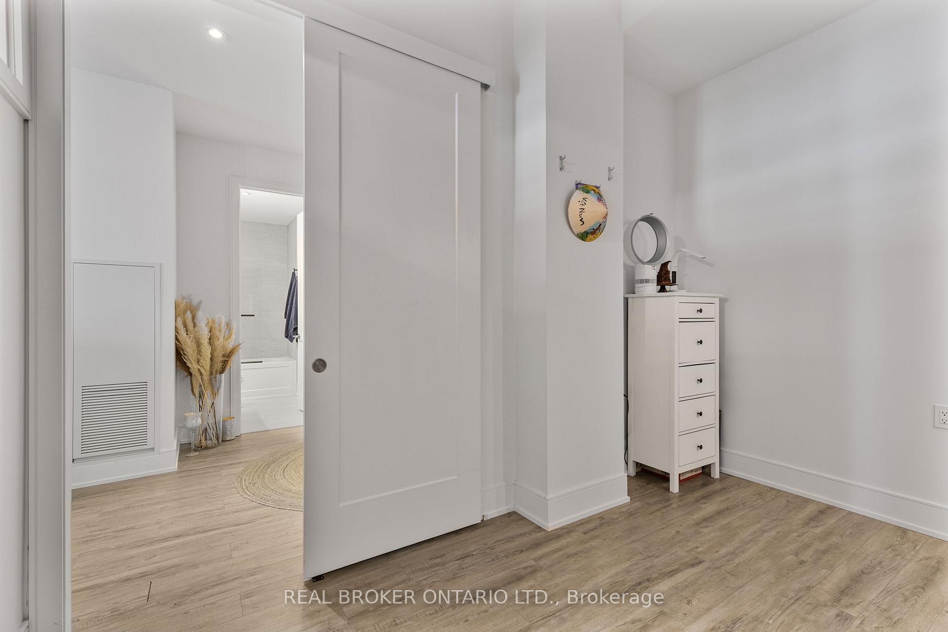 Photo 29 of Unit PH 3, 185 Dunlop Street E, Barrie, Lakeshore — HOMEH