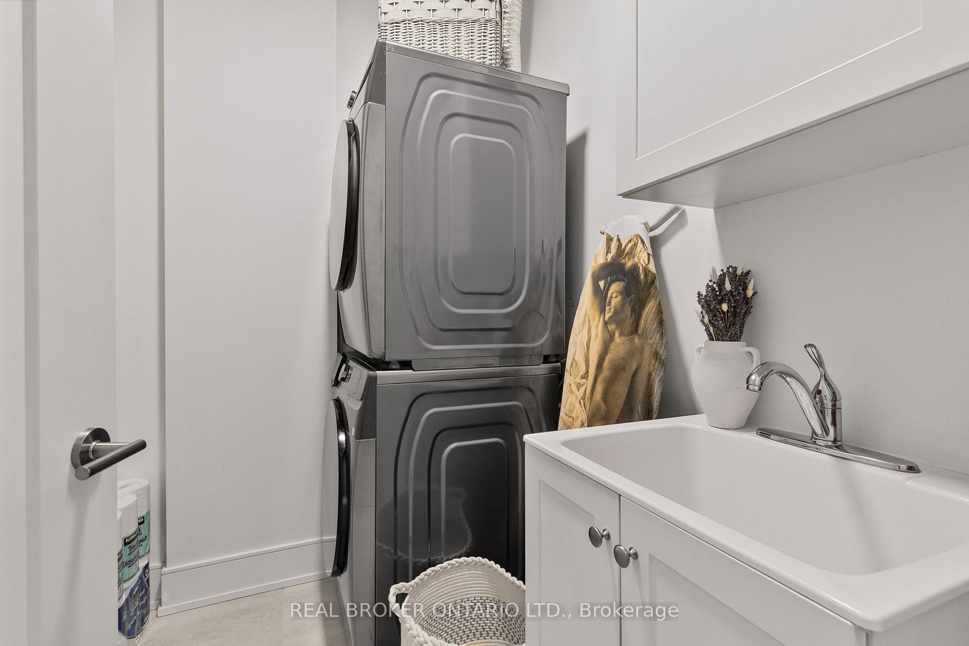 Photo 31 of Unit PH 3, 185 Dunlop Street E, Barrie, Lakeshore — HOMEH