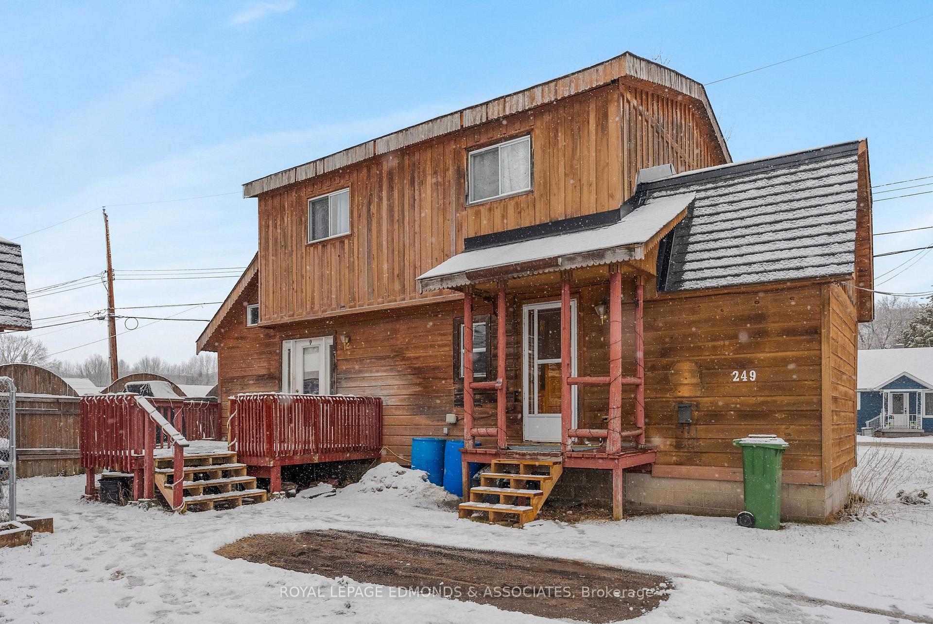 Photo 2 of 249 Wilfred Street, Pembroke, Pembroke — HOMEH