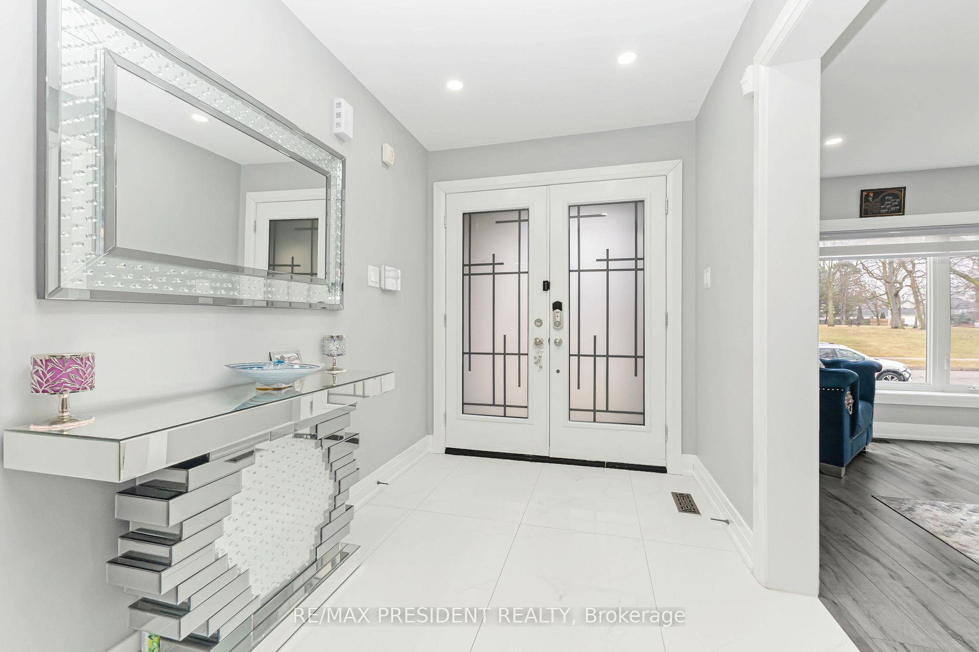 Photo 4 of 212 Wedgewood Drive, Cambridge, Southwood - Kinbridge — HOMEH
