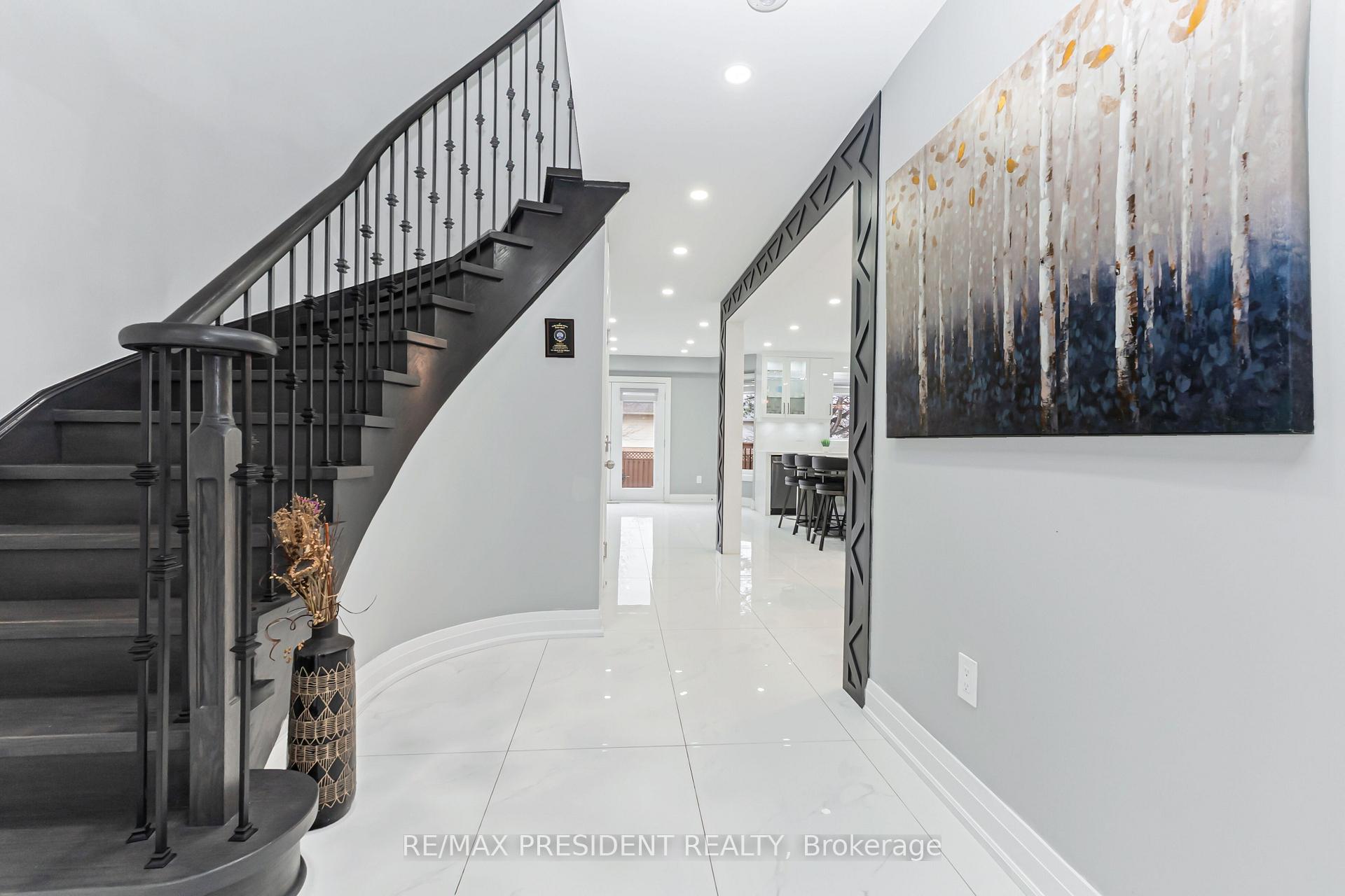 Photo 13 of 212 Wedgewood Drive, Cambridge, Southwood - Kinbridge — HOMEH