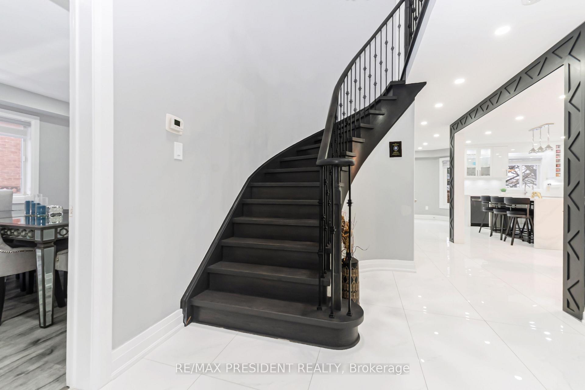 Photo 23 of 212 Wedgewood Drive, Cambridge, Southwood - Kinbridge — HOMEH