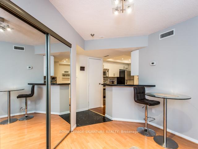 Photo 3 of Unit 1007, 1001 Bay Street, Toronto, Bay Street Corridor — HOMEH