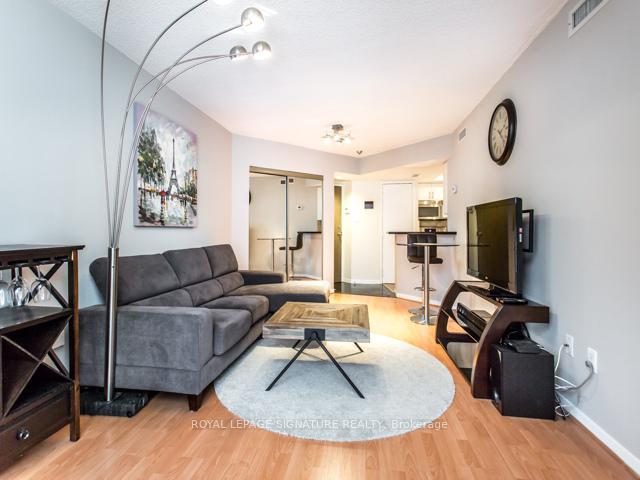 Photo 4 of Unit 1007, 1001 Bay Street, Toronto, Bay Street Corridor — HOMEH