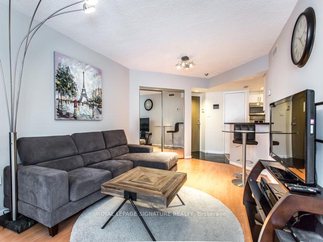 Photo 5 of Unit 1007, 1001 Bay Street, Toronto, Bay Street Corridor — HOMEH
