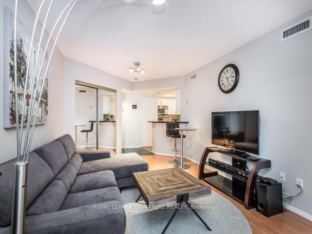 Photo 8 of Unit 1007, 1001 Bay Street, Toronto, Bay Street Corridor — HOMEH