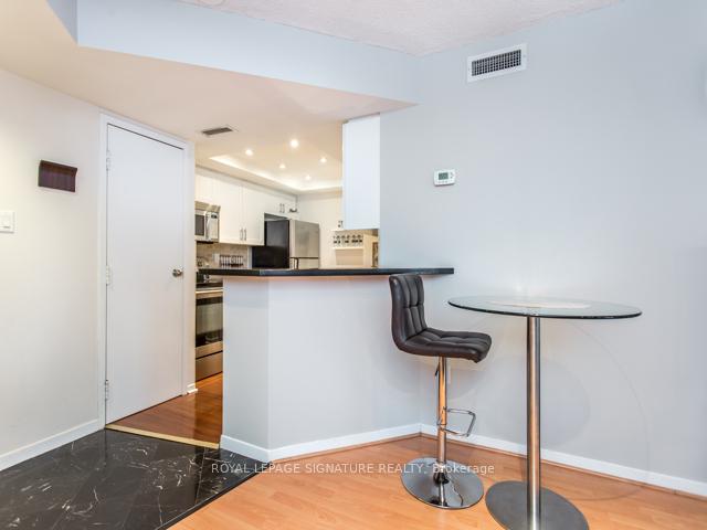 Photo 9 of Unit 1007, 1001 Bay Street, Toronto, Bay Street Corridor — HOMEH